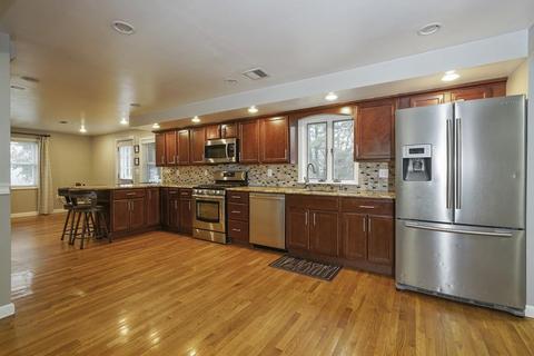 581 Common St, Walpole, MA 02081 photo 2