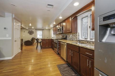581 Common St, Walpole, MA 02081 photo 4