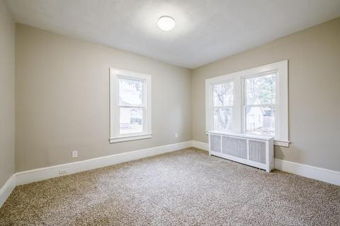 24 Sidney Pl, Springfield, MA 01109 photo 13