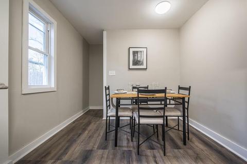 24 Sidney Pl, Springfield, MA 01109 photo 5