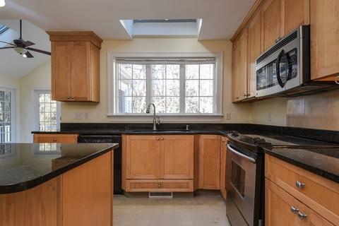 47 Walpole St, Dover, MA 02030 photo 8