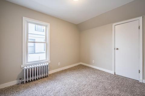 17 Clantoy St, Springfield, MA 01104 photo 8