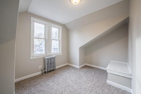 17 Clantoy St, Springfield, MA 01104 photo 9