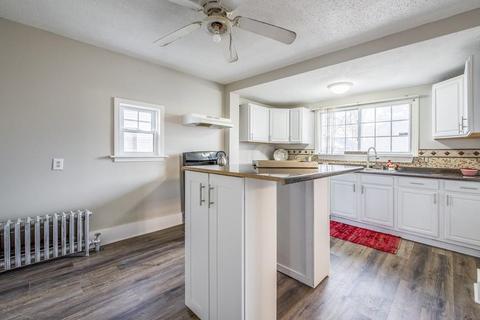 17 Clantoy St, Springfield, MA 01104 photo 2