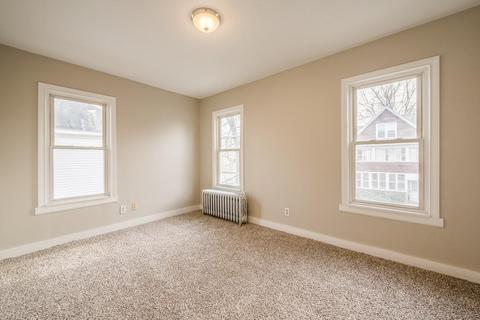 17 Clantoy St, Springfield, MA 01104 photo 10