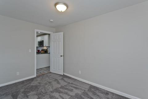 14 Winter St, Easthampton, MA 01027 photo 18