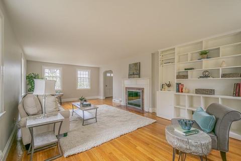 5 Constitution Rd, Lexington, MA 02421 photo 4