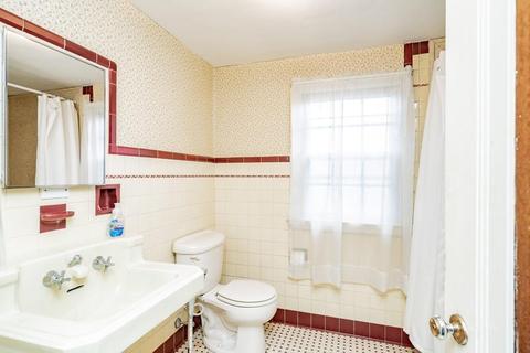 175 Roosevelt Ave, Springfield, MA 01118 photo 28