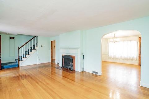 175 Roosevelt Ave, Springfield, MA 01118 photo 7