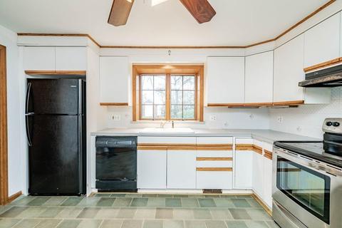 175 Roosevelt Ave, Springfield, MA 01118 photo 9