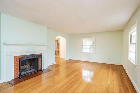175 Roosevelt Ave, Springfield, MA 01118 photo 4