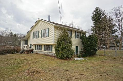 135 Hampstead Rd, Derry, NH 03038 photo 4