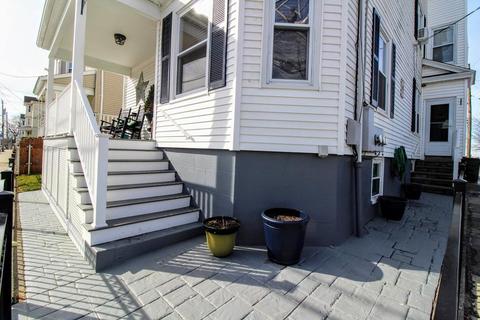 27 16th St, Fall River, MA 02723 photo 3