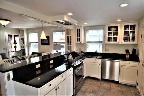 13 Waldron St, Marblehead, MA 01945 photo 5
