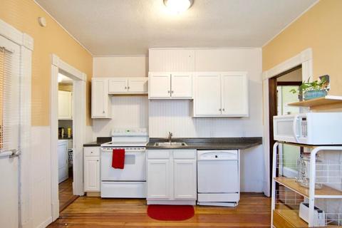 38 Dexter St, Springfield, MA 01105 photo 8