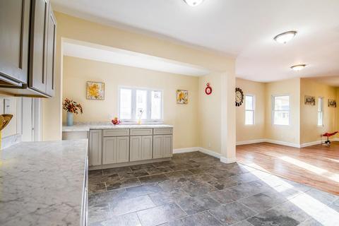 71 Yale St, Springfield, MA 01109 photo 1