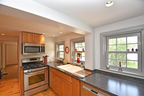 55 Lowell St, Reading, MA 01867 photo 7