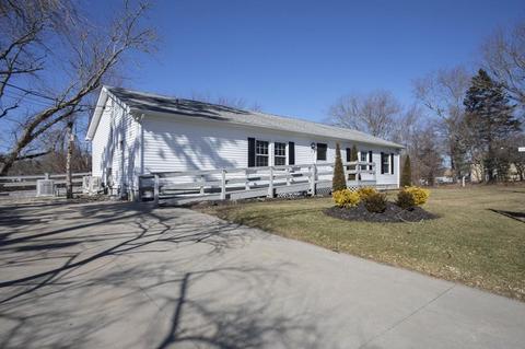 2 Plymouth Rd, Wareham, MA 02571 photo 1