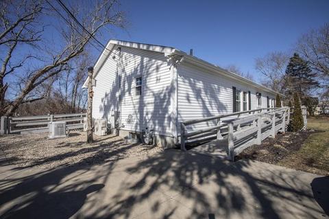2 Plymouth Rd, Wareham, MA 02571 photo 5