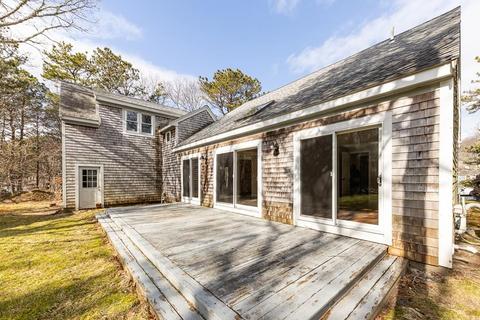 8 Chicory Cir, Mashpee, MA 02649 photo 4