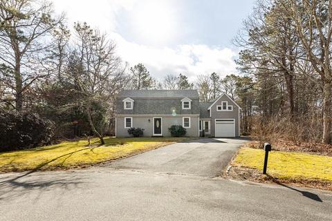 8 Chicory Cir, Mashpee, MA 02649 photo 5