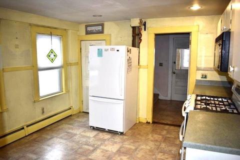 41 Lawrence St, Danvers, MA 01923 photo 9