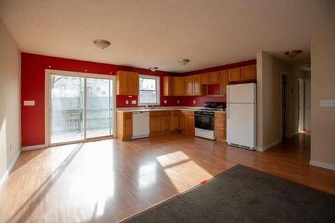 216 Sayles St, Woonsocket, RI 02895 photo 9