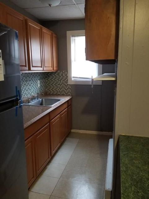 53 Hall St, Springfield, MA 01108 photo 9