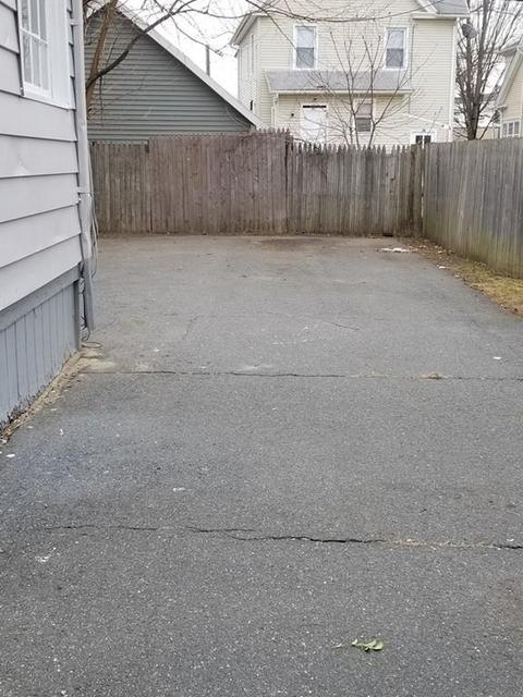 53 Hall St, Springfield, MA 01108 photo 6