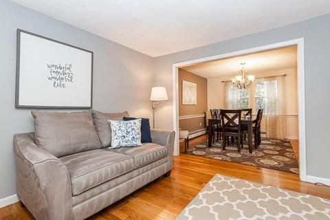 41 Heather Dr, Reading, MA 01867 photo 4