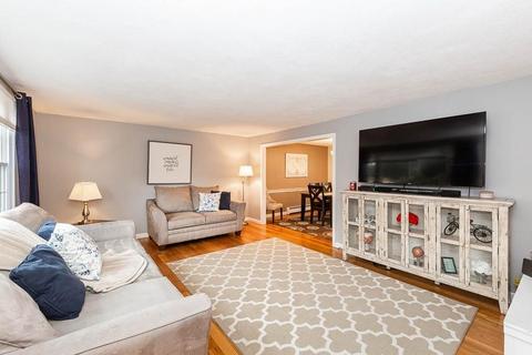 41 Heather Dr, Reading, MA 01867 photo 3