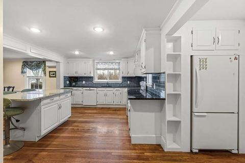 45 Whiting Ave, Dedham, MA 02026 photo 14