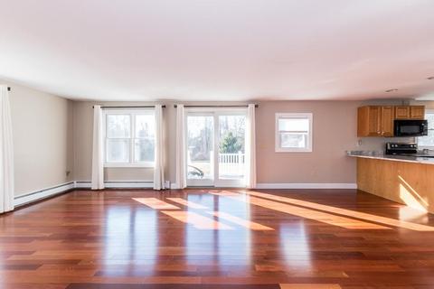 13 Bates St, Mendon, MA 01756 photo 9