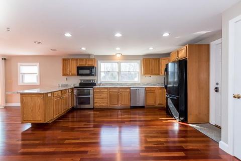 13 Bates St, Mendon, MA 01756 photo 6