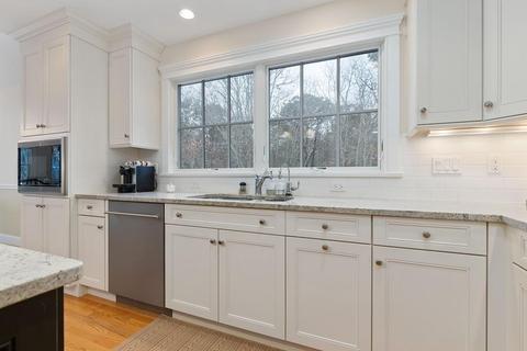 31 Flat Pond Cir, Mashpee, MA 02649 photo 8