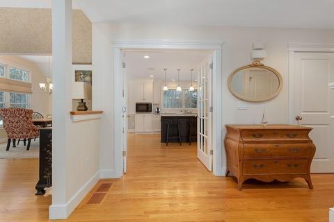 31 Flat Pond Cir, Mashpee, MA 02649 photo 4