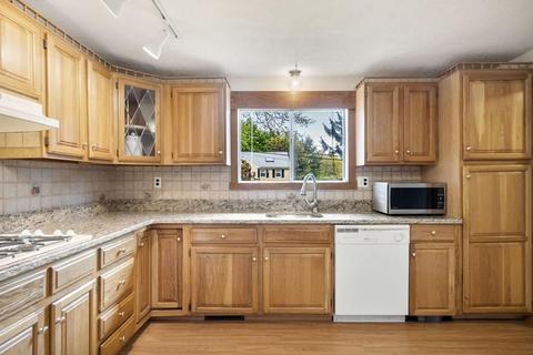5 Carey Cir, Canton, MA 02021 photo 4