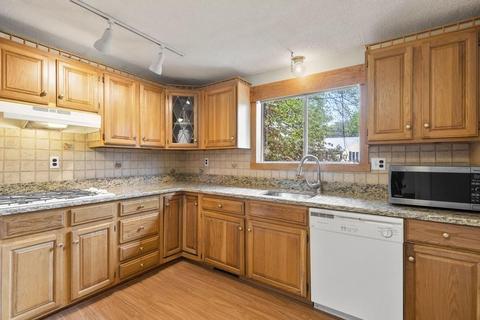 5 Carey Cir, Canton, MA 02021 photo 3
