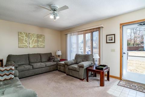 29 Stephanie Cir, Springfield, MA 01129 photo 3