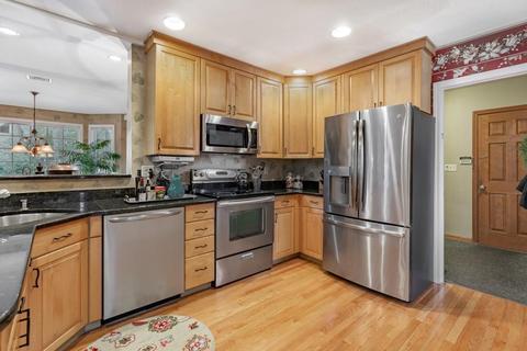 37 Thomas Dr, Reading, MA 01867 photo 7