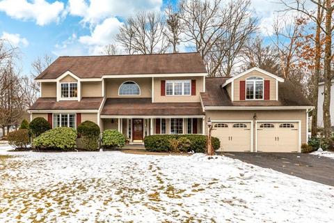 37 Thomas Dr, Reading, MA 01867 photo 2