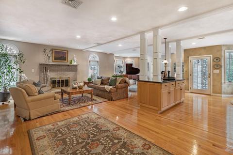 37 Thomas Dr, Reading, MA 01867 photo 8