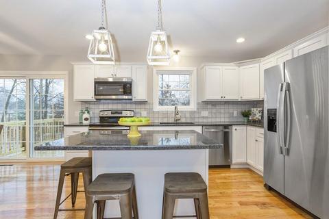 162 Ambrose St, Springfield, MA 01109 photo 9