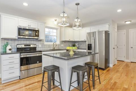 162 Ambrose St, Springfield, MA 01109 photo 8