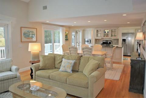 204 Glenneagle Dr, Mashpee, MA 02649 photo 11