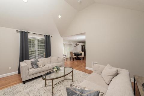 520 Pine St, Raynham, MA 02767 photo 11