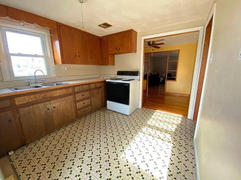 38 Cherrelyn St, Springfield, MA 01104 photo 6