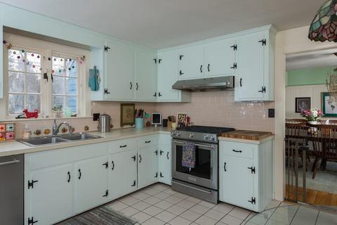 1043 E Washington St, Hanson, MA 02341 photo 3