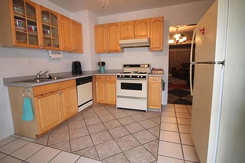 195 El Paso St, Springfield, MA 01104 photo 4