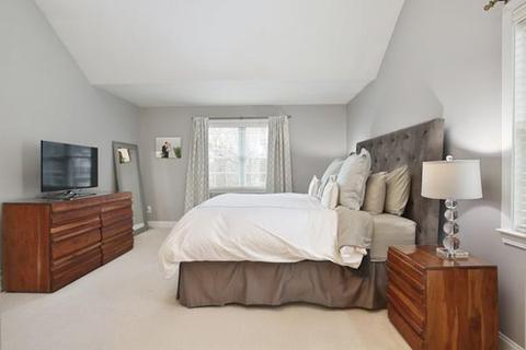 15 Jay Dr, Framingham, MA 01701 photo 12